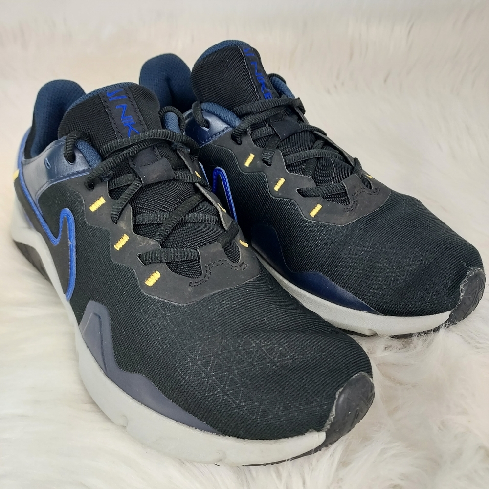 Nike NWOT Legend Essential 2 Sneakers, women's size 6, blue